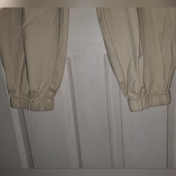 5 for $20 | NWT Forever 21 Cargo Joggers - Picture 9 of 16